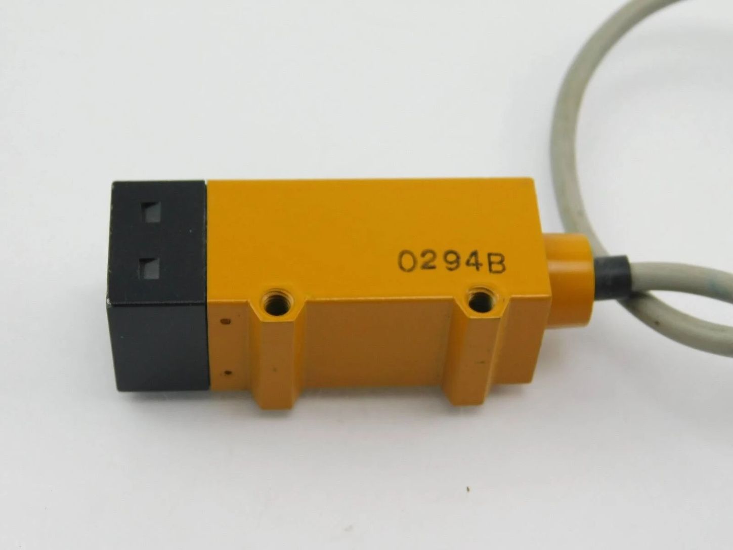 CS752033 1