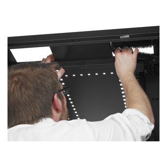 APC AR2400FP1